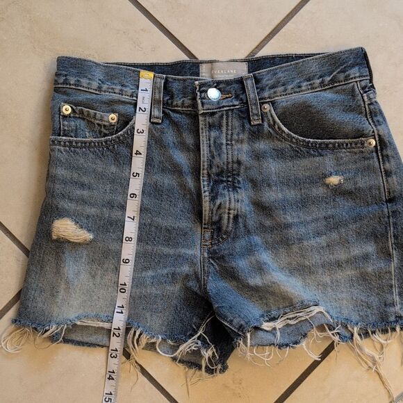 Everlane The Relaxed 90s Short Deep Indigo Blue Jean Distressed Raw Hem Size 25 - Picture 8 of 11